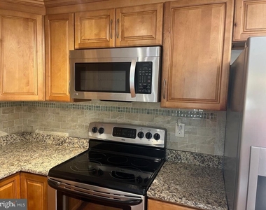 8034 Andiron Lane - Photo Thumbnail 3
