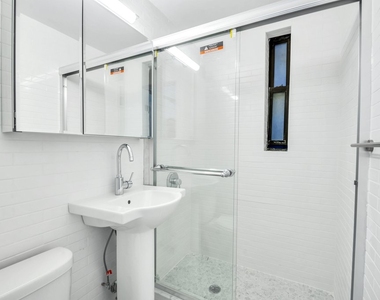 Copy of 414 West 49th Street, Unit 4d - Photo Thumbnail 4