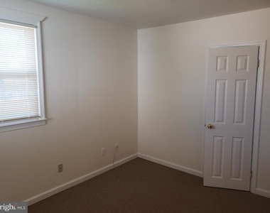 171 W Deen Avenue - Photo Thumbnail 12