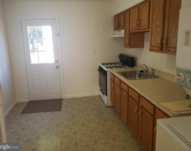 171 W Deen Avenue - Photo Thumbnail 10