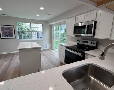 2910 Byron Court - Photo Thumbnail 4