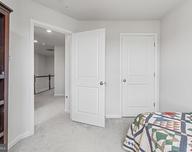 423 Carroll Walk Avenue - Photo Thumbnail 36