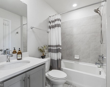 423 Carroll Walk Avenue - Photo Thumbnail 34