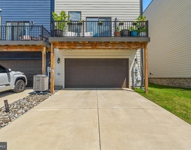 423 Carroll Walk Avenue - Photo Thumbnail 38