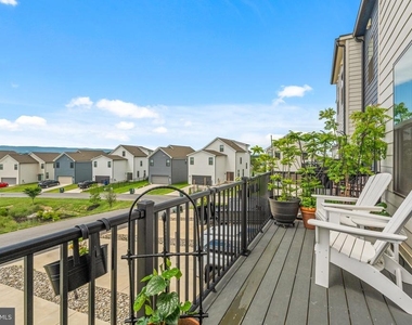 423 Carroll Walk Avenue - Photo Thumbnail 17
