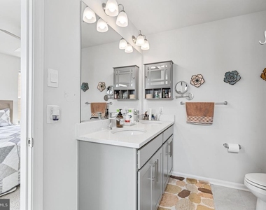 423 Carroll Walk Avenue - Photo Thumbnail 31