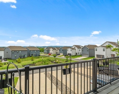 423 Carroll Walk Avenue - Photo Thumbnail 18
