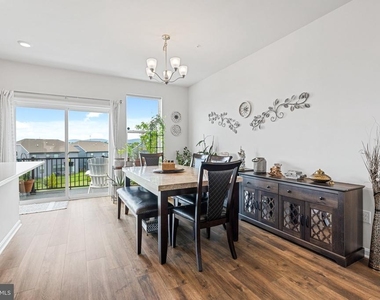 423 Carroll Walk Avenue - Photo Thumbnail 15