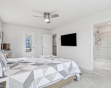423 Carroll Walk Avenue - Photo Thumbnail 29