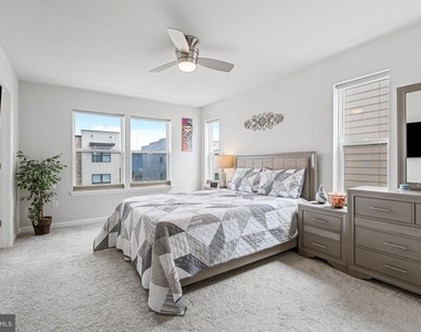 423 Carroll Walk Avenue - Photo Thumbnail 27
