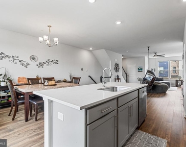 423 Carroll Walk Avenue - Photo Thumbnail 13
