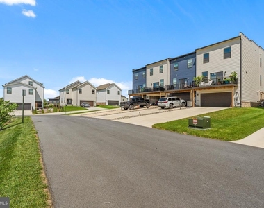 423 Carroll Walk Avenue - Photo Thumbnail 42