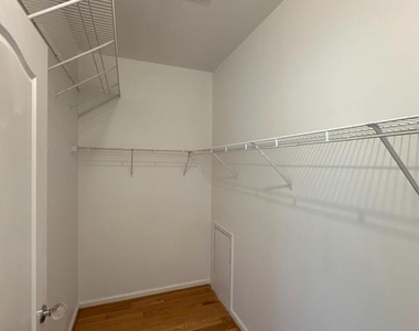 917 Halleck Drive - Photo Thumbnail 4