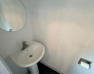 917 Halleck Drive - Photo Thumbnail 30
