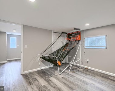 4722 Raspe Avenue - Photo Thumbnail 26