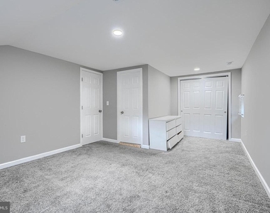 4722 Raspe Avenue - Photo Thumbnail 20