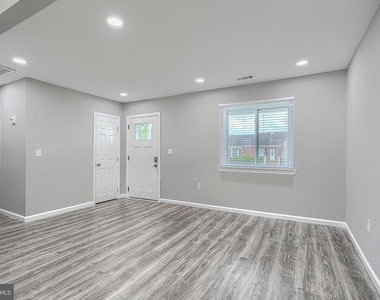 4722 Raspe Avenue - Photo Thumbnail 6