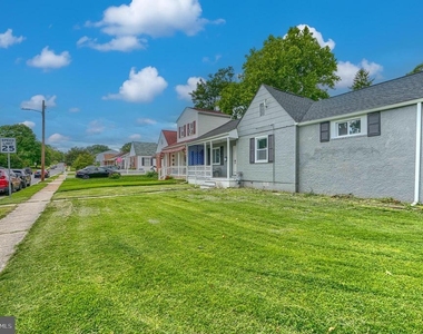 4722 Raspe Avenue - Photo Thumbnail 2
