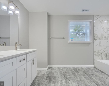 4722 Raspe Avenue - Photo Thumbnail 14