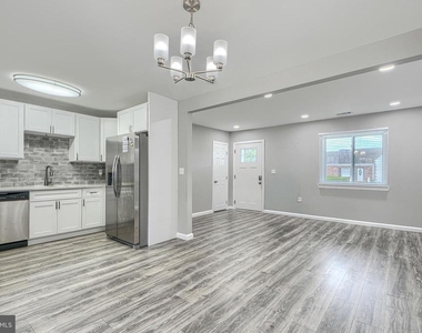 4722 Raspe Avenue - Photo Thumbnail 8