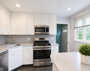 16 Hathaway Road - Photo Thumbnail 5