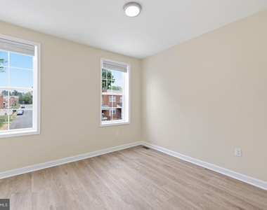 245 N Monastery Avenue - Photo Thumbnail 28