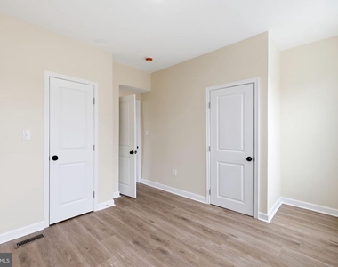 245 N Monastery Avenue - Photo Thumbnail 25