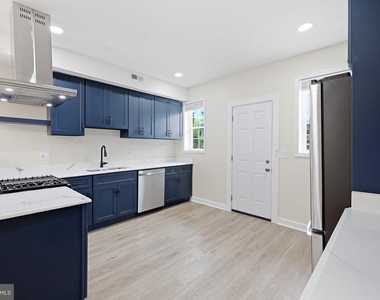 245 N Monastery Avenue - Photo Thumbnail 16