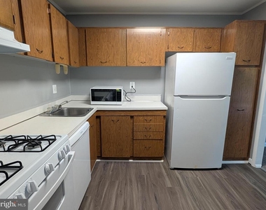 6001 Park Heights Avenue - Photo Thumbnail 4