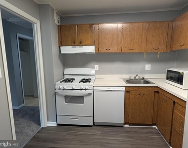 6001 Park Heights Avenue - Photo Thumbnail 5