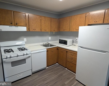 6001 Park Heights Avenue - Photo Thumbnail 6