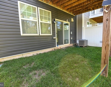 2047 Hinshaw Drive - Photo Thumbnail 3