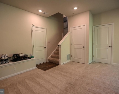 2047 Hinshaw Drive - Photo Thumbnail 8