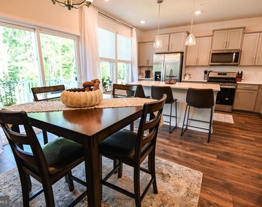 2047 Hinshaw Drive - Photo Thumbnail 21