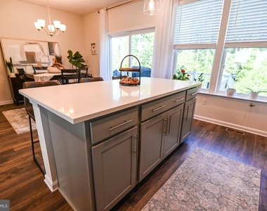 2047 Hinshaw Drive - Photo Thumbnail 20