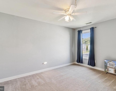 7821 Outing Avenue - Photo Thumbnail 17
