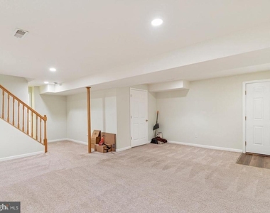 7821 Outing Avenue - Photo Thumbnail 21