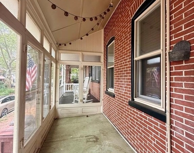 924 Lovering Avenue - Photo Thumbnail 2
