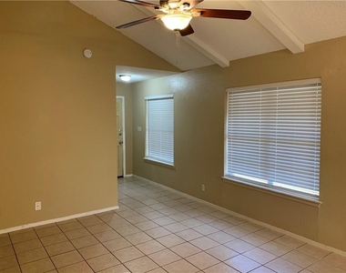 7208 Creekside Dr - Photo Thumbnail 2