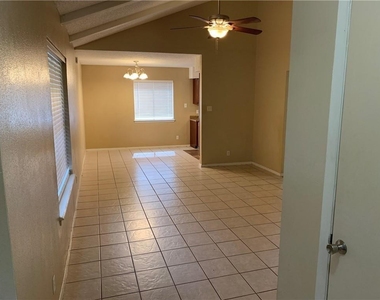 7208 Creekside Dr - Photo Thumbnail 3