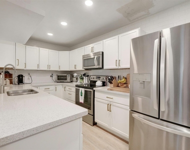 4159 Steck Ave - Photo Thumbnail 12