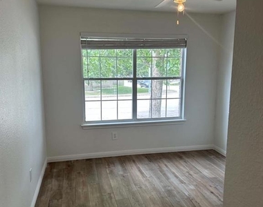 18312 Crestwind Ln - Photo Thumbnail 5