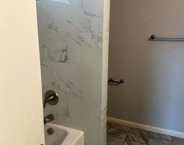18312 Crestwind Ln - Photo Thumbnail 8