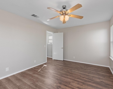 403 Lakemont Dr - Photo Thumbnail 13