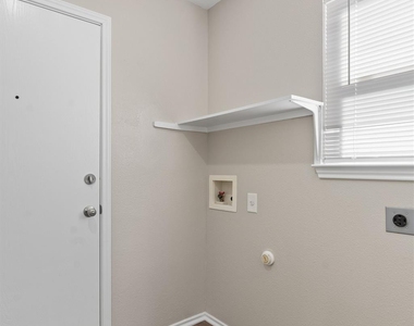 403 Lakemont Dr - Photo Thumbnail 10