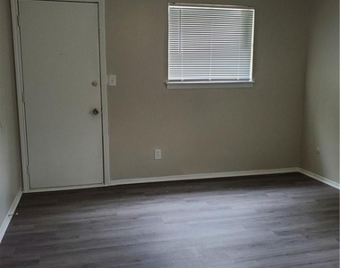 1065 Linde Ave - Photo Thumbnail 5