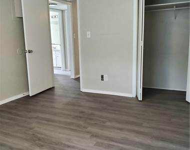 1065 Linde Ave - Photo Thumbnail 9