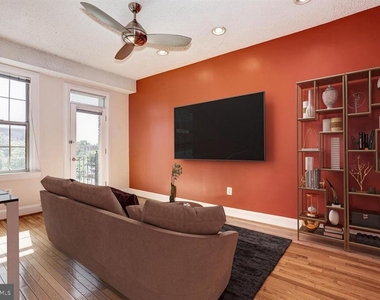 1401 Columbia Road Nw - Photo Thumbnail 5