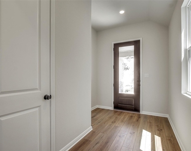 240 Denali Way - Photo Thumbnail 4