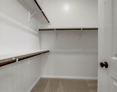 240 Denali Way - Photo Thumbnail 17